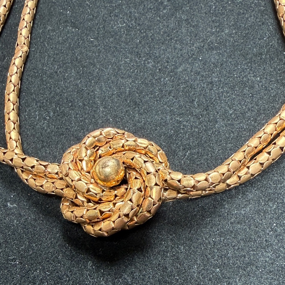 Bigney Knot simply Elegant Gold F Knot double strand Necklace( vintage) - Picture 2 of 8
